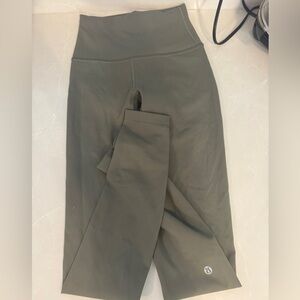 Lululemon leggings 28 inches size 2